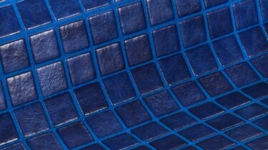 25mm donkerblauw glasmozaiek met antislip laag voor uw zwembad